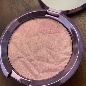 Becca Highlighter Lilac Geode